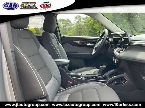 Used 2025 Chevrolet TrailBlazer LT AWD/4WD image 13