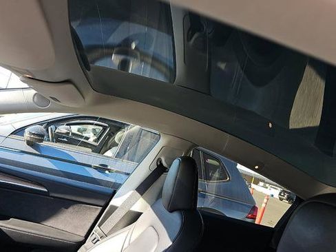 Used 2023 Tesla Model Y Performance image 10