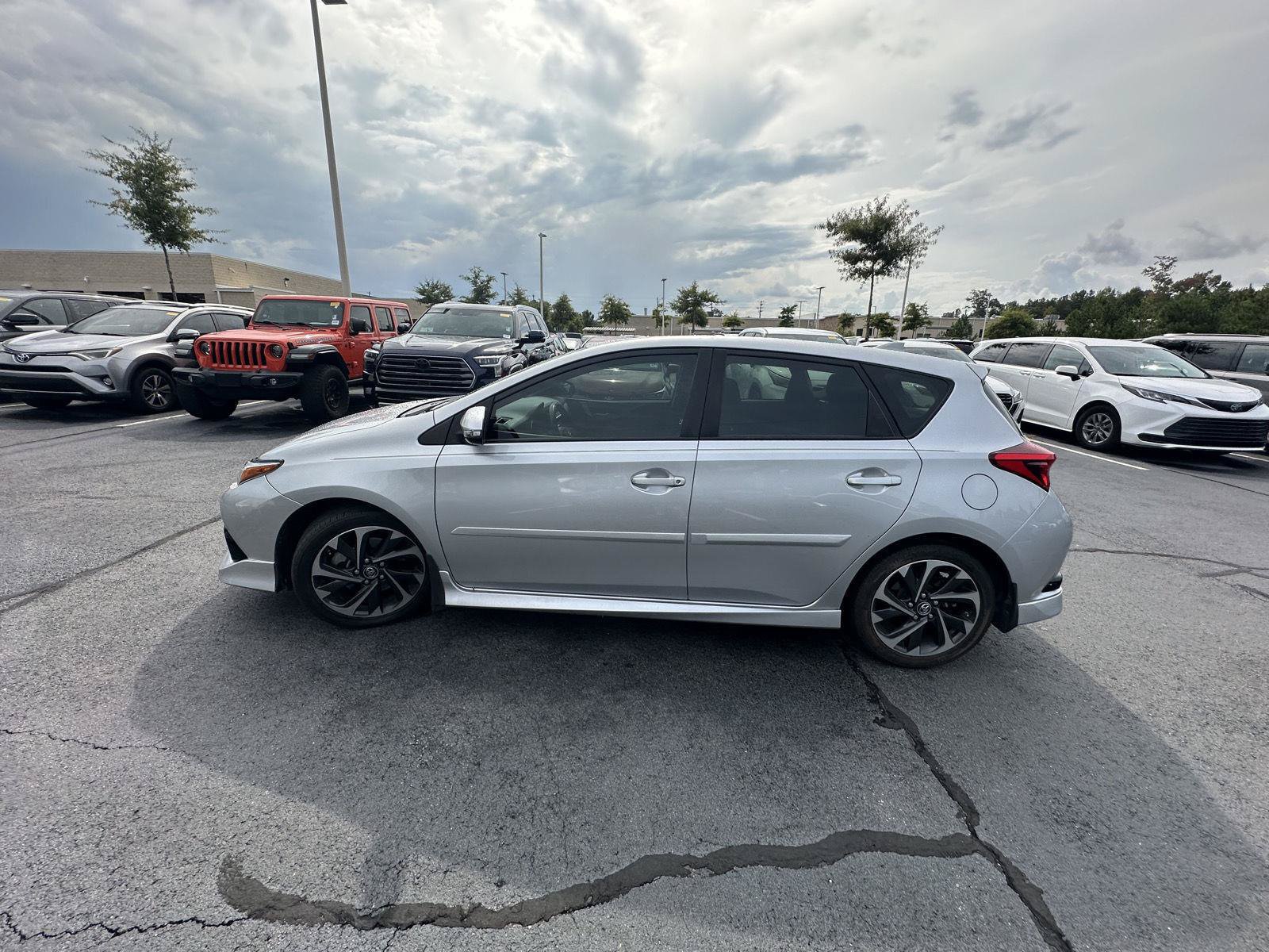 Used 2017 Toyota Corolla iM FWD image 9
