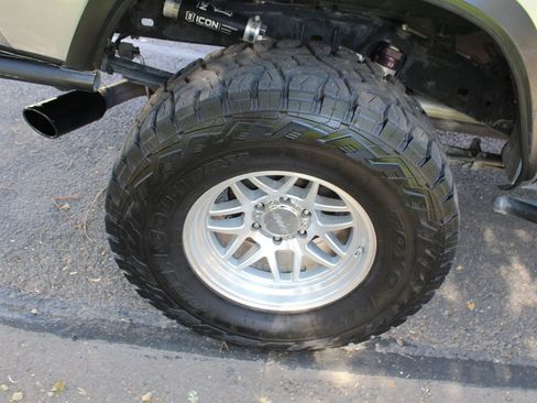 Used 2017 Toyota Tacoma TRD Off-Road image 71