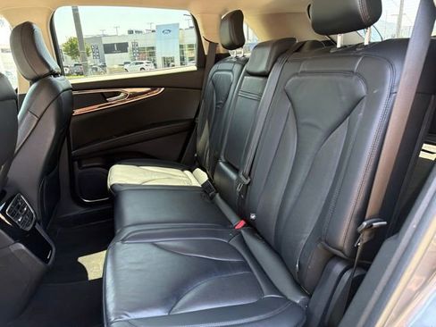 Used 2021 Lincoln Nautilus FWD w/ Equipment Group 101A image 17