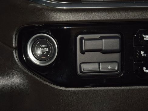 Used 2024 Chevrolet Silverado 1500 High Country w/ High Country Premium Package AWD/4WD image 36