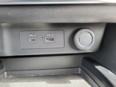 Certified 2021 Nissan Rogue SV FWD image 28