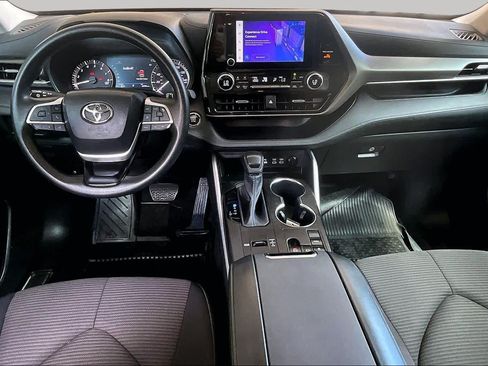 Used 2023 Toyota Highlander L FWD image 15