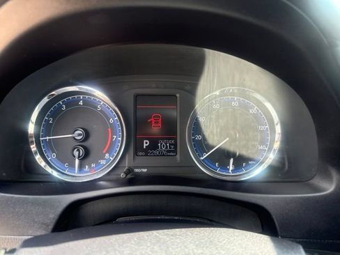 Used 2017 Toyota Corolla LE FWD image 4