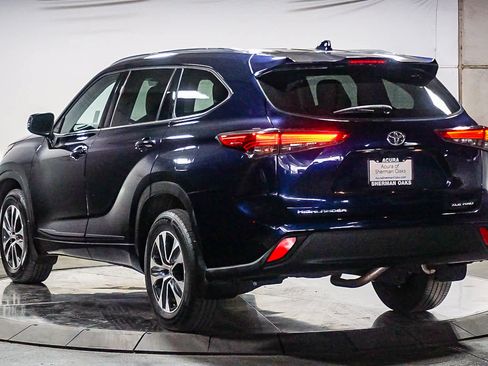 Used 2020 Toyota Highlander XLE image 9