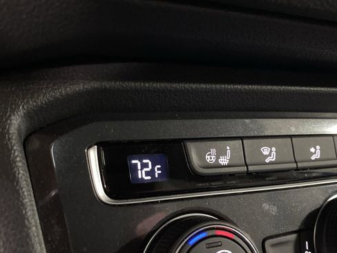 Used 2020 Volkswagen Tiguan SEL image 8