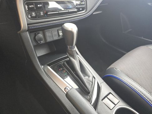 Used 2017 Toyota Corolla SE w/ Carpet Mat Package (TMS) FWD image 26