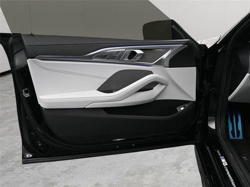 Used 2025 BMW M8 Competition image 12