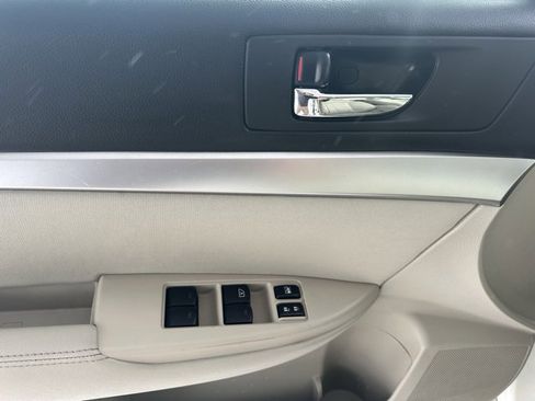 Used 2011 Subaru Legacy 2.5i Premium image 19