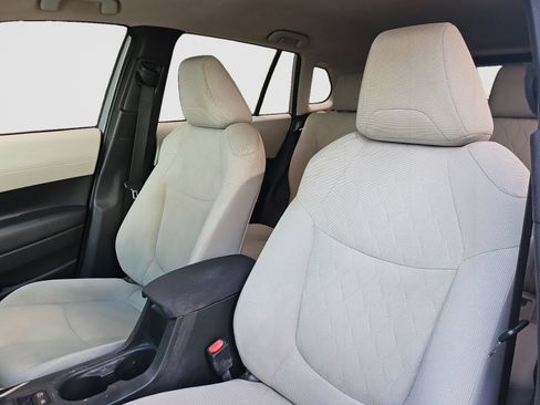 Used 2022 Toyota Corolla Cross L FWD image 23