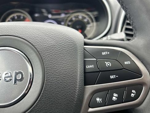 Used 2022 Jeep Cherokee Limited AWD/4WD image 29