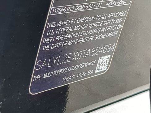 Certified 2026 Land Rover Range Rover Velar Dynamic SE AWD/4WD image 38