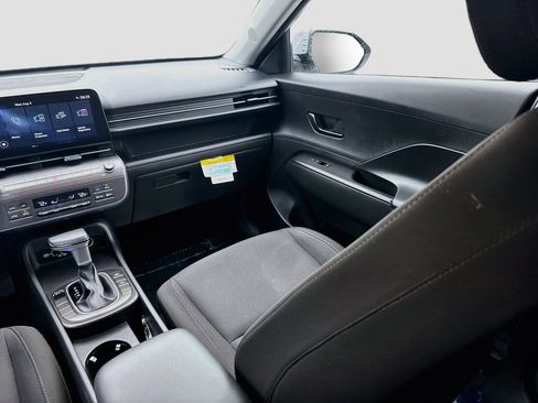Used 2024 Hyundai Kona SEL FWD image 19