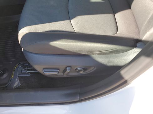 Certified 2025 Toyota RAV4 XLE AWD/4WD image 18