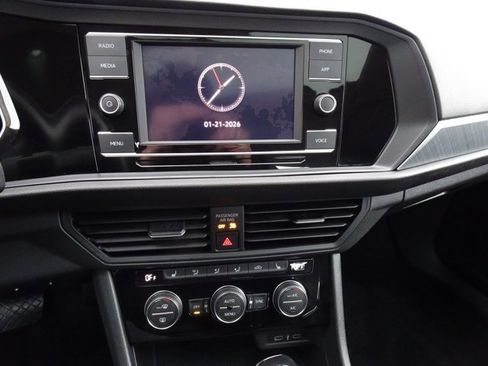Used 2022 Volkswagen Jetta SE image 20