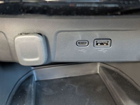 New 2026 Chevrolet Trax RS w/ Sunroof Package FWD image 31