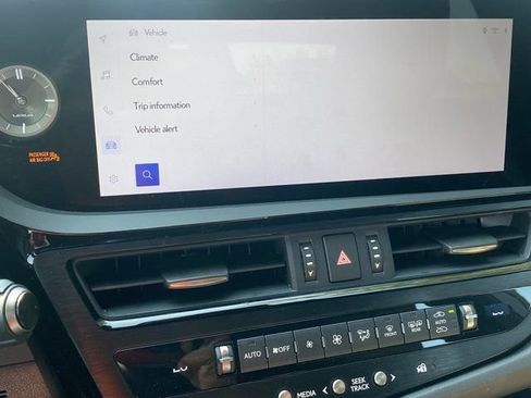 Used 2024 Lexus ES 350 w/ Premium Package FWD image 22