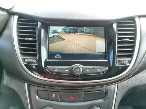 Used 2018 Chevrolet Trax LS AWD/4WD image 23