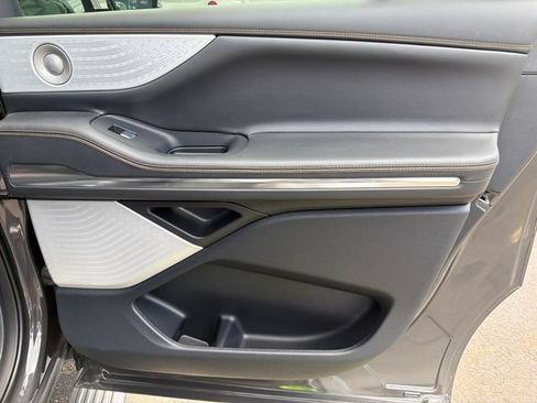 New 2026 Lincoln Navigator L Black Label AWD/4WD image 19