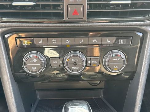 Used 2024 Volkswagen Taos SE image 30