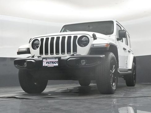 Used 2022 Jeep Wrangler Unlimited Sahara AWD/4WD image 51