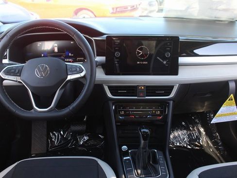 New 2025 Volkswagen Taos SE image 14