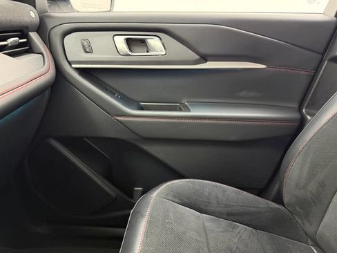 Used 2025 Ford Explorer ST RWD image 24