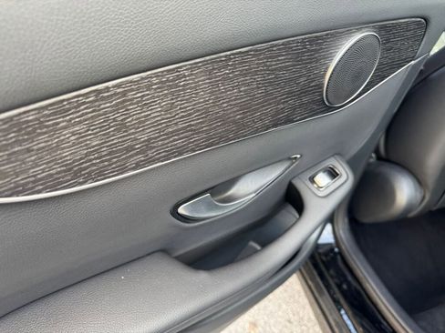 Used 2022 Mercedes-Benz GLC 300 4MATIC image 16