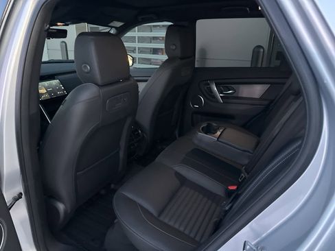 Used 2025 Land Rover Discovery Sport Dynamic SE image 18