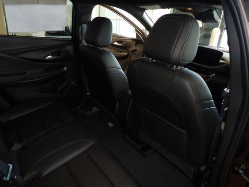 Used 2025 Buick Envista Sport Touring w/ Convenience I Package FWD image 16