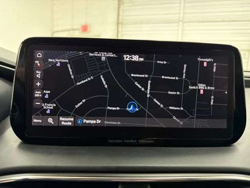 Used 2021 Hyundai Santa Fe SEL w/ Convenience + Premium Package FWD image 16