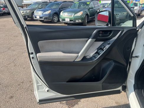 Used 2018 Subaru Forester 2.5i w/ Alloy Wheel Package image 13