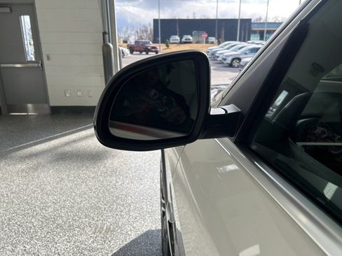 Used 2024 BMW X5 xDrive40i w/ Premium Package image 41