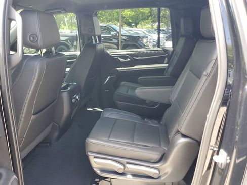 Used 2023 GMC Yukon XL Denali AWD/4WD image 13