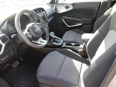 Used 2023 Kia Soul LX w/ Option Group 015 FWD image 18
