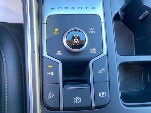 Certified 2023 Kia Sorento EX AWD/4WD image 38