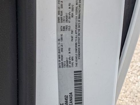 Certified 2025 Chrysler Pacifica Select image 32