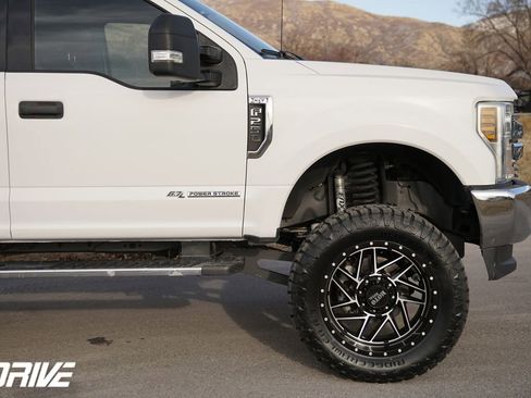 Used 2018 Ford F250 XLT AWD/4WD image 13