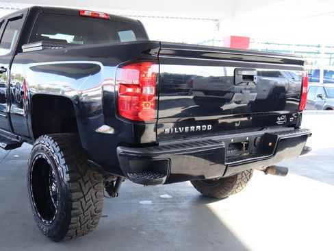 Used 2018 Chevrolet Silverado 1500 LT RWD image 9