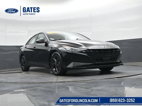 Used 2022 Hyundai Elantra SEL w/ Convenience Package FWD image 35