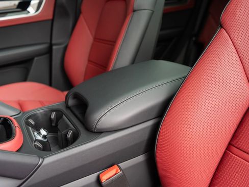 New 2026 Porsche Cayenne E-Hybrid Coupe AWD/4WD image 26