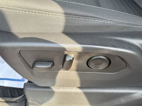 Used 2023 Chevrolet Silverado 1500 LT image 18