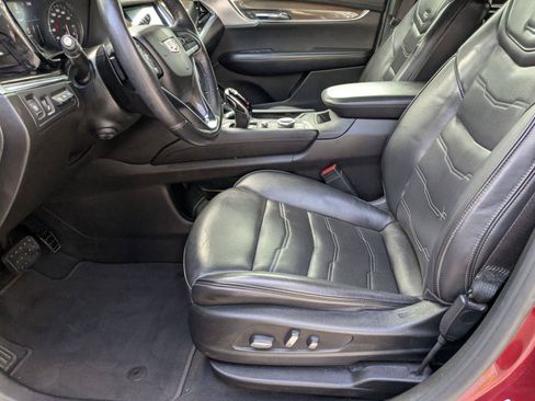 Used 2020 Cadillac XT6 FWD image 5