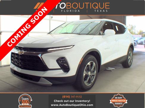 Used 2025 Chevrolet Blazer LT FWD image 1