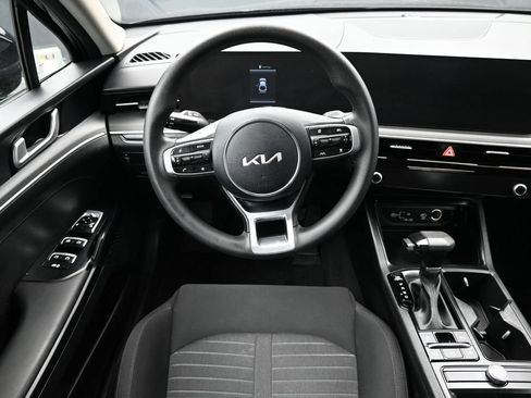 Used 2025 Kia K5 LXS FWD image 4