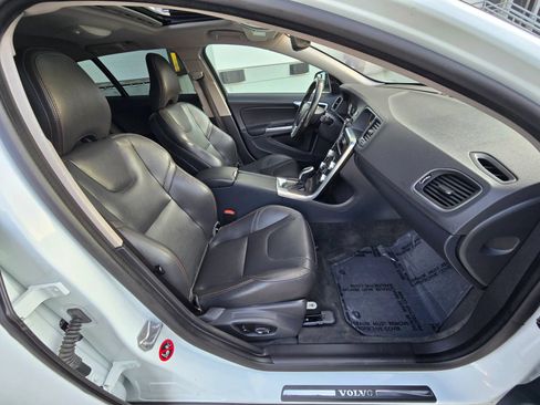Used 2016 Volvo V60 T5 Cross Country w/ Convenience Package AWD/4WD image 20