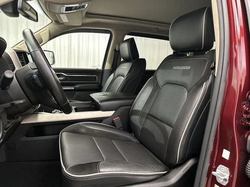 Used 2019 RAM 1500 Laramie AWD/4WD image 17