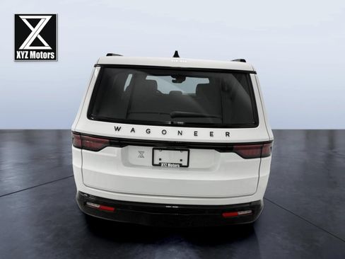 Used 2024 Jeep Wagoneer Series II AWD/4WD image 5