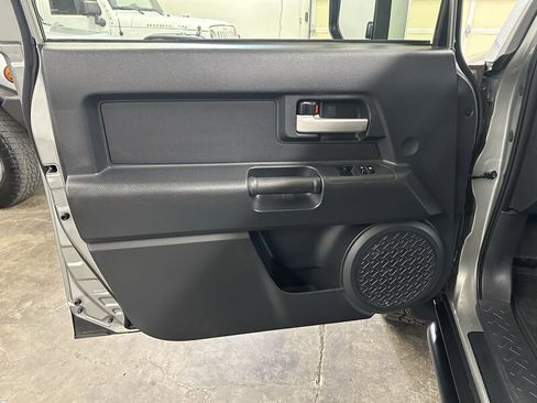 Used 2012 Toyota FJ Cruiser 4WD w/ Convenience Pkg image 25